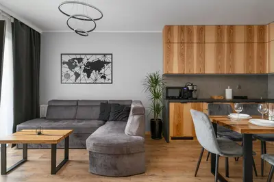 Kuchnia lub aneks kuchenny w obiekcie Jesionowe Apartamenty Ashwood Apartments Widok na Odrę 1,4 km od Rynku Parking Podziemny w Cenie Klimatyzacja Sauna w 1 Apt River Oder view 1,4 km Market Square Underground parking Balcony Air conditioning