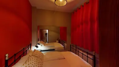 Łóżko lub łóżka w pokoju w obiekcie Rynek Market Square Wroclove Tectum Apartments z widokiem na Rynek