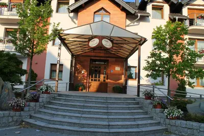 Fasada lub wejście do obiektu Hotel Linder