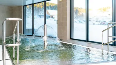 Basen w obiekcie Aparthotel Czarna Perła - Czarna Góra Resort, Sun & Snow lub w pobliżu