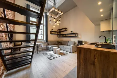 Kuchnia lub aneks kuchenny w obiekcie Loft Studio with Mezzanine by BookingHost