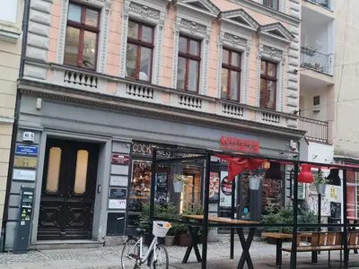 Budynek, w którym mieści się apartament