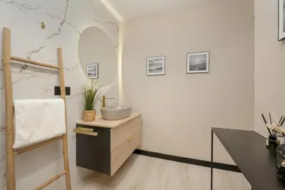 Łóżko lub łóżka w pokoju w obiekcie Zielińskiego Atmospheric Apartment Wrocław by Noclegi Renters