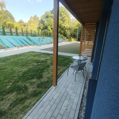 Ogród w obiekcie Apartament ZłotogórSKI Lądek-Zdrój