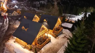 Budynek, w którym mieści się dom w stylu alpejskim