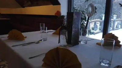 Restauracja lub miejsce do jedzenia w obiekcie Zajazd Pod Niedźwiedziem