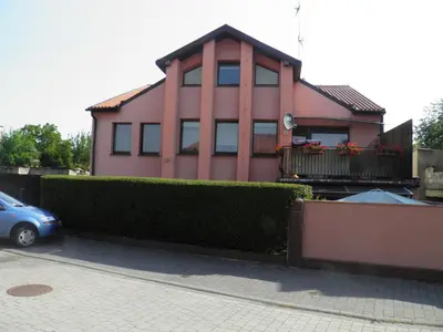 Budynek, w którym mieści się kwatera prywatna