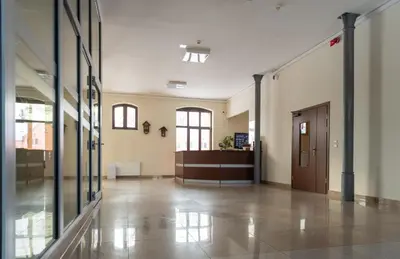Hol lub recepcja w obiekcie Centrum Edukacyjno-Rozwojowe Wrocław Pawłowice - bezpłatny parking