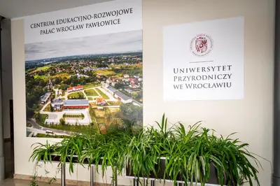 Certyfikat, podpis lub inny dokument wystawiony w obiekcie Centrum Edukacyjno-Rozwojowe Wrocław Pawłowice - bezpłatny parking