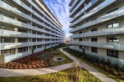 Budynek, w którym mieści się apartament