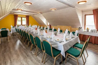 Restauracja lub miejsce do jedzenia w obiekcie Miłocin Park Centrum Wypoczynkowo-Konferencyjne