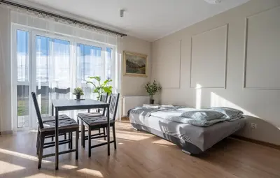 Łóżko lub łóżka w pokoju w obiekcie 71m2 Apartament Superior z Tarasem, Ogródkiem i Widokiem na Góry, Zachód Słońca, Parking - Kłodzko - Przyjaciół Ziemi Kłodzkiej, Centrum Kotlina Kłodzka