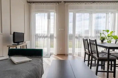 Telewizja i/lub zestaw kina domowego w obiekcie 71m2 Apartament Superior z Tarasem, Ogródkiem i Widokiem na Góry, Zachód Słońca, Parking - Kłodzko - Przyjaciół Ziemi Kłodzkiej, Centrum Kotlina Kłodzka