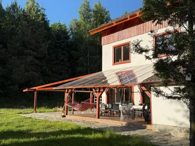 Budynek, w którym mieści się willa