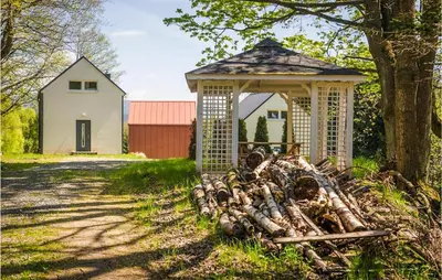 Ogród w obiekcie Amazing Home In Taszów With Sauna