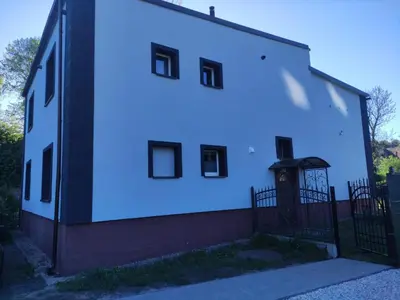Budynek, w którym mieści się apartament