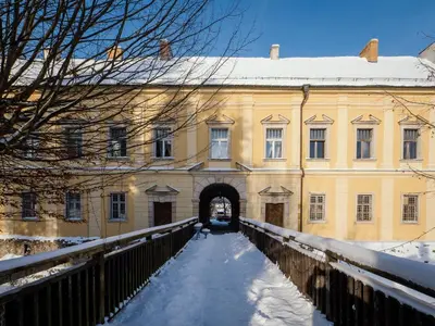 Obiekt Zamek Międzylesie zimą