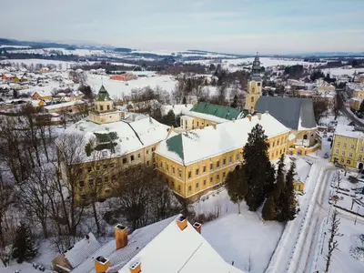Obiekt Zamek Międzylesie zimą