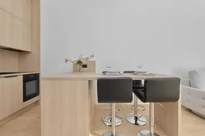 Kuchnia lub aneks kuchenny w obiekcie Tasteful Apartment with FREE GARAGE and Balcony by Noclegi Renters