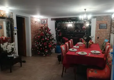 Restauracja lub miejsce do jedzenia w obiekcie Sowi Dom - Jugów
