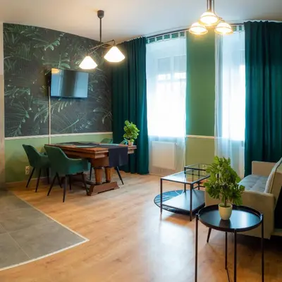 Część wypoczynkowa w obiekcie Punkt - Apartament z jacuzzi w centrum Gliwic