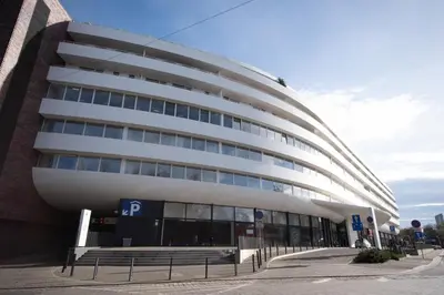 Budynek, w którym mieści się apartament