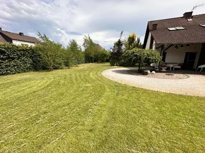 Ogród w obiekcie IDYLLAKI dom z ogrodem i sauną