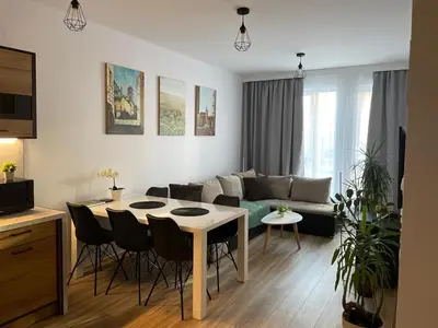 Część wypoczynkowa w obiekcie Kotlina Kłodzka - Apartament na wyłączność na Letniej , 63 m , 2 sypialnie , salon z aneksem kuchennym , balkon , podziemny garaż FREE