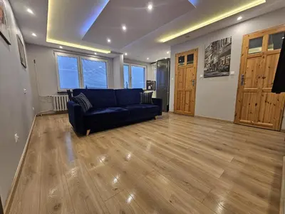 Część wypoczynkowa w obiekcie City Sense - Apartament z widokiem na góry i miasto