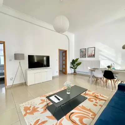 Komfortowy apartament z tarasem w pobliżu jeziora i Gór Sowich