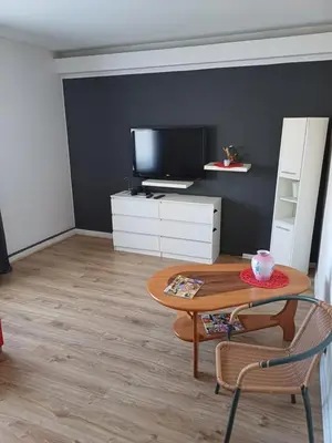 Telewizja i/lub zestaw kina domowego w obiekcie Apartament-Zaodrze,2- pokoje,kuchnia,łazienka