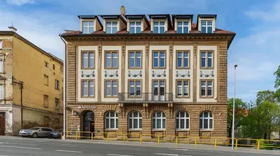 Budynek, w którym mieści się apartament