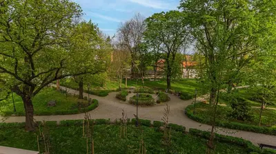 Ogród w obiekcie VacationClub - Old Town Apartament 8B