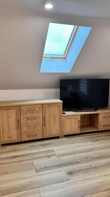 Telewizja i/lub zestaw kina domowego w obiekcie Góry Sowie przystanek DAD HOUSE