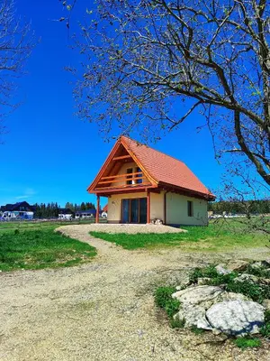 Przyroda w pobliżu tego domu w stylu alpejskim