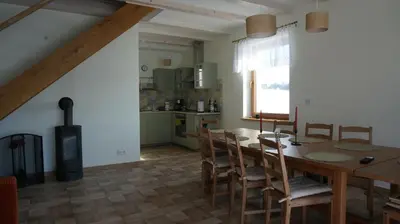 Kuchnia lub aneks kuchenny w obiekcie Domek w Lasówce