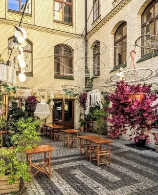 Ogród w obiekcie BRIGHT DAY Apartment - Self Check-in 24h, 10 min Market Square