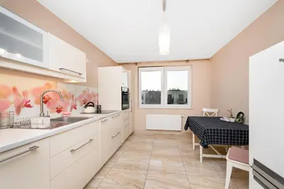 Kuchnia lub aneks kuchenny w obiekcie Cozy Corner: apartment with WiFi and Private Balcony