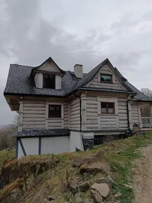 Budynek, w którym mieści się apartament
