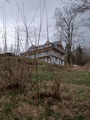 Budynek, w którym mieści się apartament