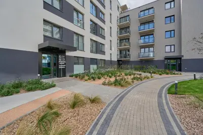 Budynek, w którym mieści się apartament