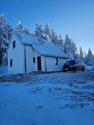 Obiekt Domek pod Jagodną 824 m n.p.m. Spalona 6 BE zimą