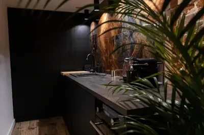 Kuchnia lub aneks kuchenny w obiekcie Studio przy Dworcu Głównym PKP