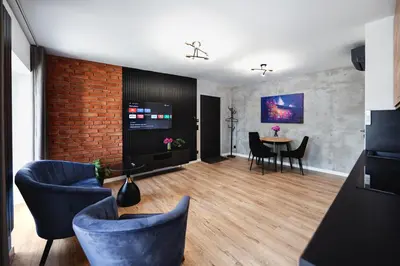 Telewizja i/lub zestaw kina domowego w obiekcie ApartHouse Piwna 14