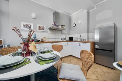 Kuchnia lub aneks kuchenny w obiekcie Apartament SZEPT Galeria Dominikańska by Noclegi Renters