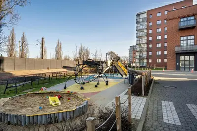 Plac zabaw dla dzieci w obiekcie Exclusive River View Apartment with Balcony & FREE GARAGE by Renters Prestige