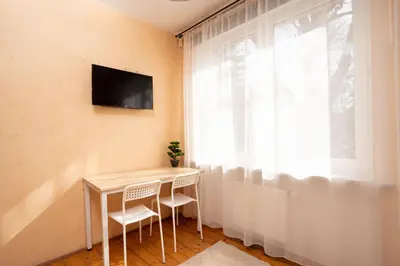 Telewizja i/lub zestaw kina domowego w obiekcie Noclegi Zacisze - Pokoje Gościnne