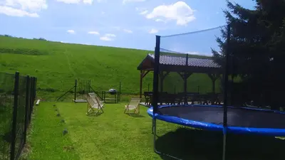 Basen w obiekcie Dolinowo lub w pobliżu