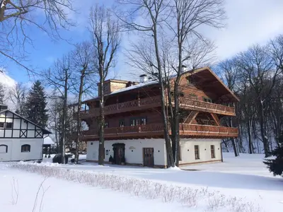 Obiekt Dworzysko zimą