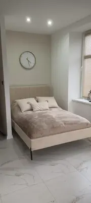 Łóżko lub łóżka w pokoju w obiekcie APARTAMENT JEDLINKA B